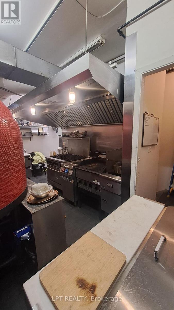 122 Atlantic Avenue, Toronto (South Parkdale), Ontario  M6K 1X9 - Photo 5 - W12878116