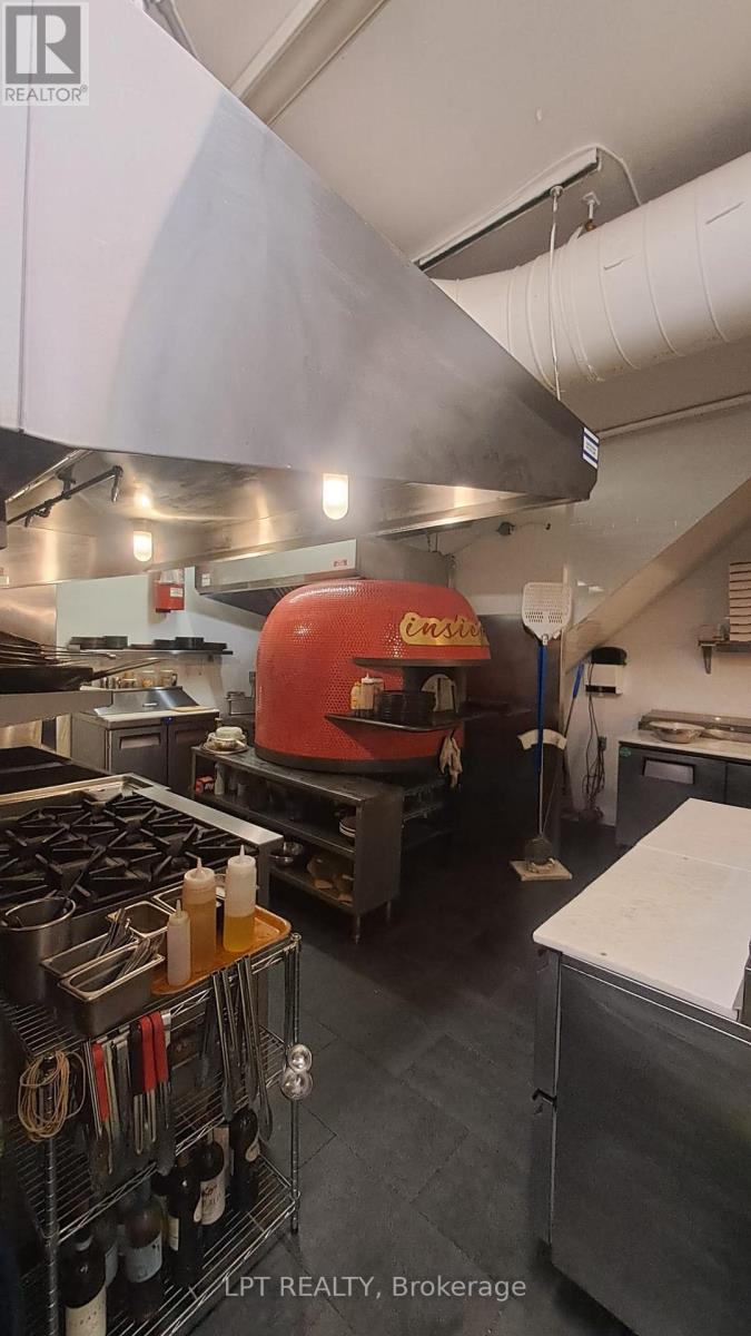 122 Atlantic Avenue, Toronto (South Parkdale), Ontario  M6K 1X9 - Photo 6 - W12878116