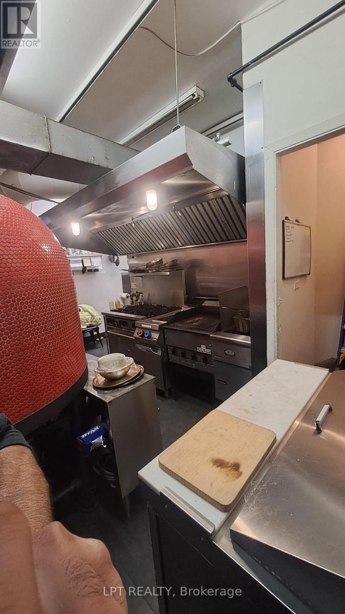 122 Atlantic Avenue, Toronto (South Parkdale), Ontario  M6K 1X9 - Photo 7 - W12878116