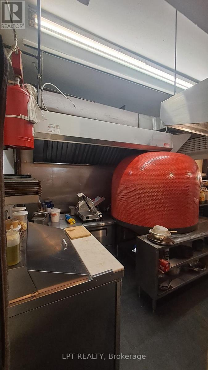 122 Atlantic Avenue, Toronto (South Parkdale), Ontario  M6K 1X9 - Photo 8 - W12878116