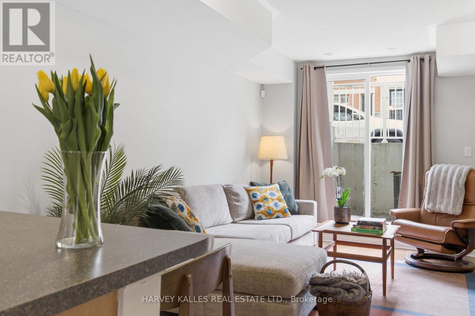 18 - 20 Turntable Crescent, Toronto (Dovercourt-Wallace Emerson-Junction), Ontario  M6H 4K9 - Photo 10 - W12878126