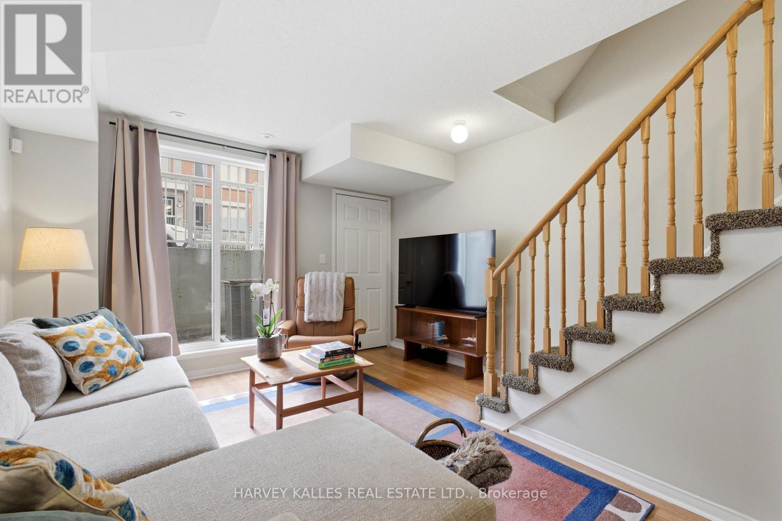 18 - 20 Turntable Crescent, Toronto (Dovercourt-Wallace Emerson-Junction), Ontario  M6H 4K9 - Photo 12 - W12878126