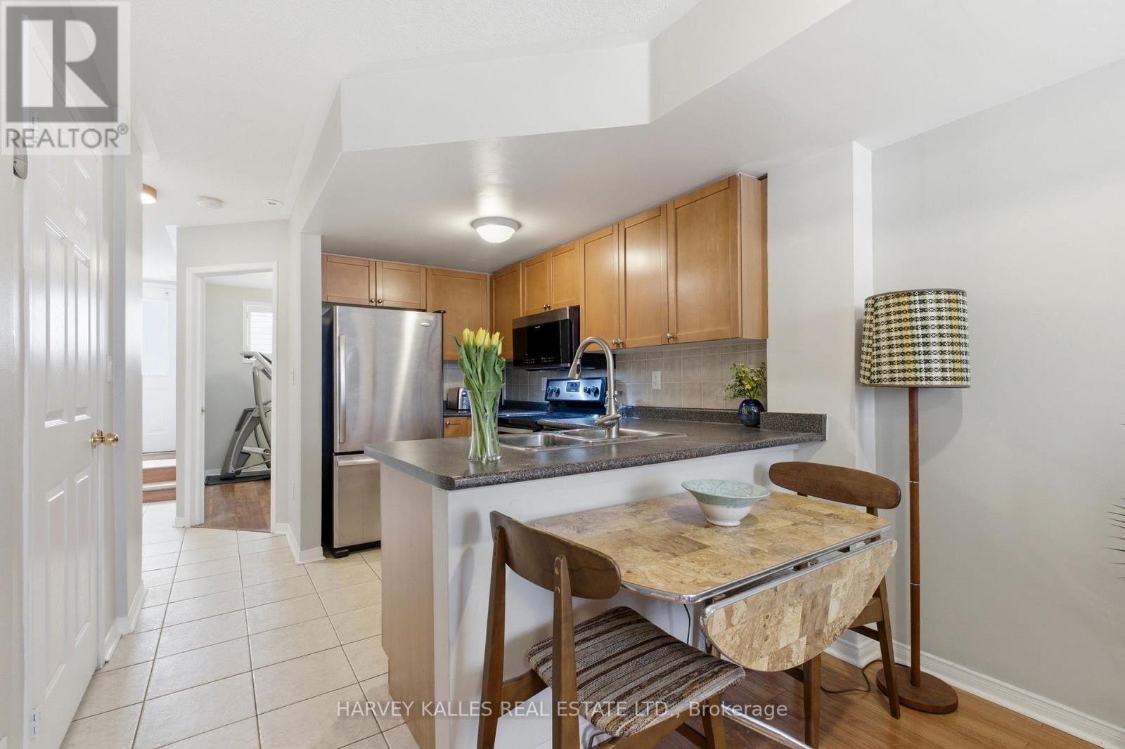 18 - 20 Turntable Crescent, Toronto (Dovercourt-Wallace Emerson-Junction), Ontario  M6H 4K9 - Photo 8 - W12878126