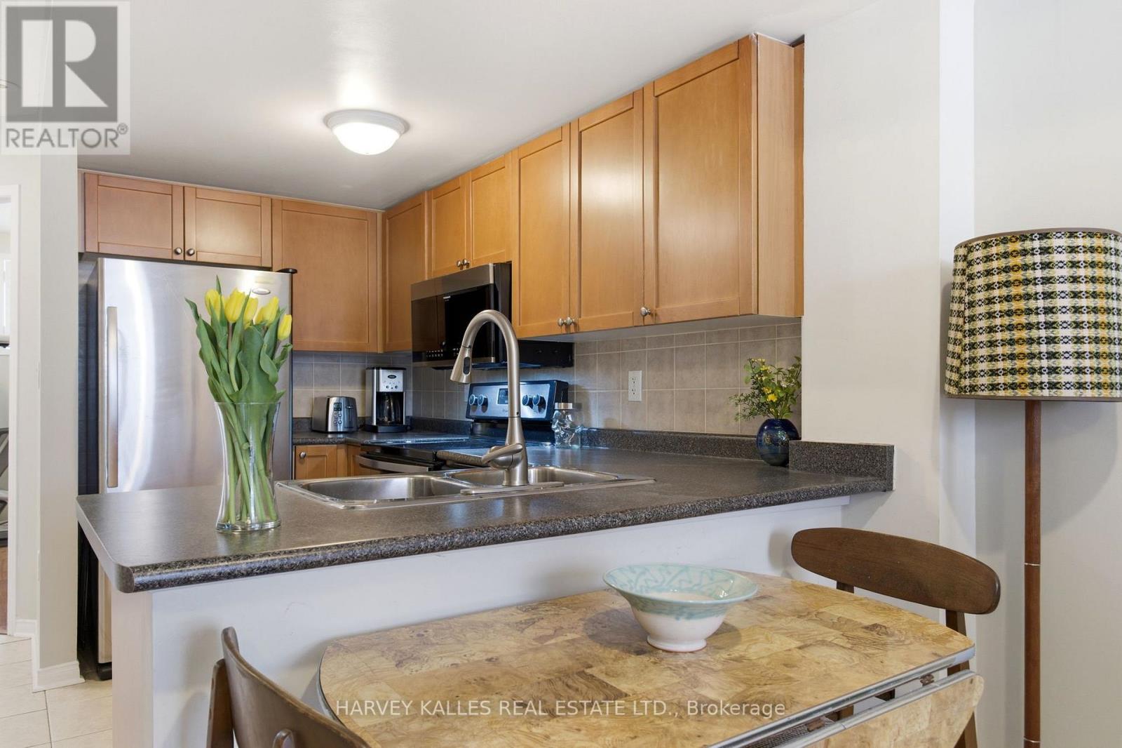 18 - 20 Turntable Crescent, Toronto (Dovercourt-Wallace Emerson-Junction), Ontario  M6H 4K9 - Photo 9 - W12878126