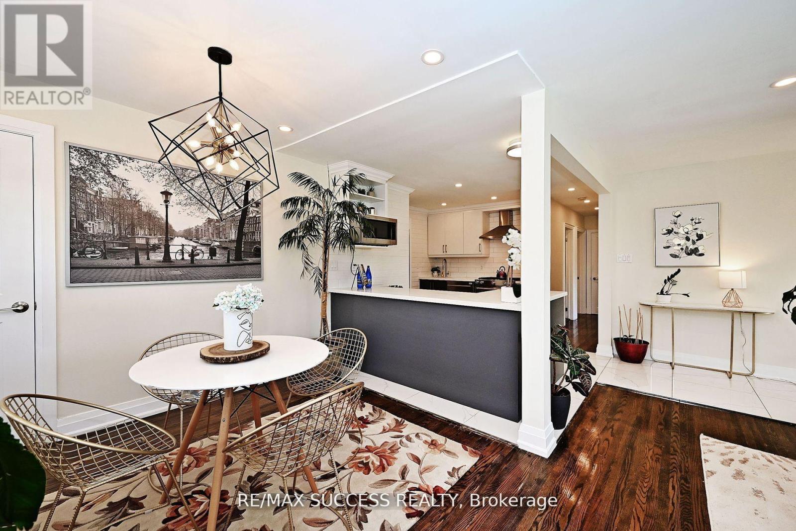 492 Sherin Drive, Oakville, Ontario  L6L 4J8 - Photo 11 - W12878136