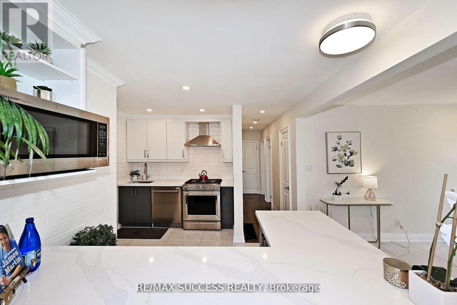 492 Sherin Drive, Oakville, Ontario  L6L 4J8 - Photo 14 - W12878136