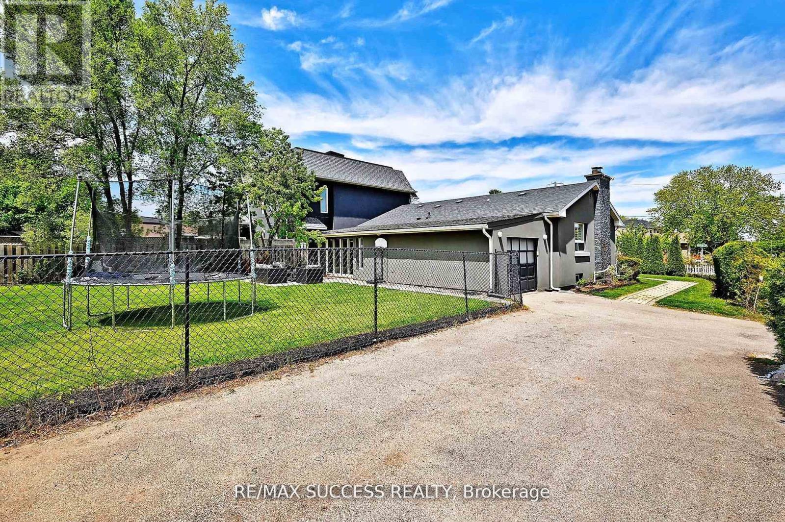 492 Sherin Drive, Oakville, Ontario  L6L 4J8 - Photo 22 - W12878136