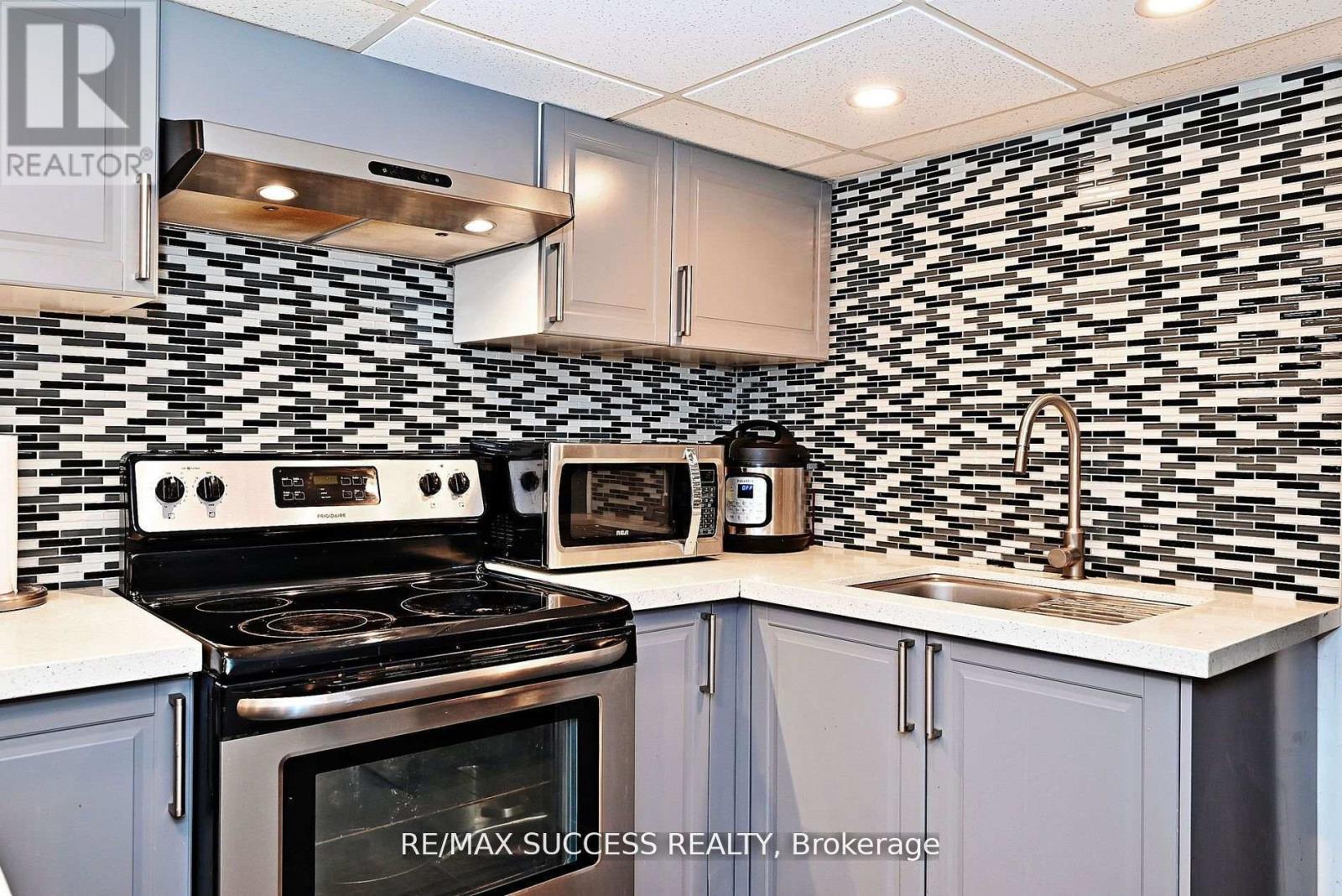 492 Sherin Drive, Oakville, Ontario  L6L 4J8 - Photo 36 - W12878136