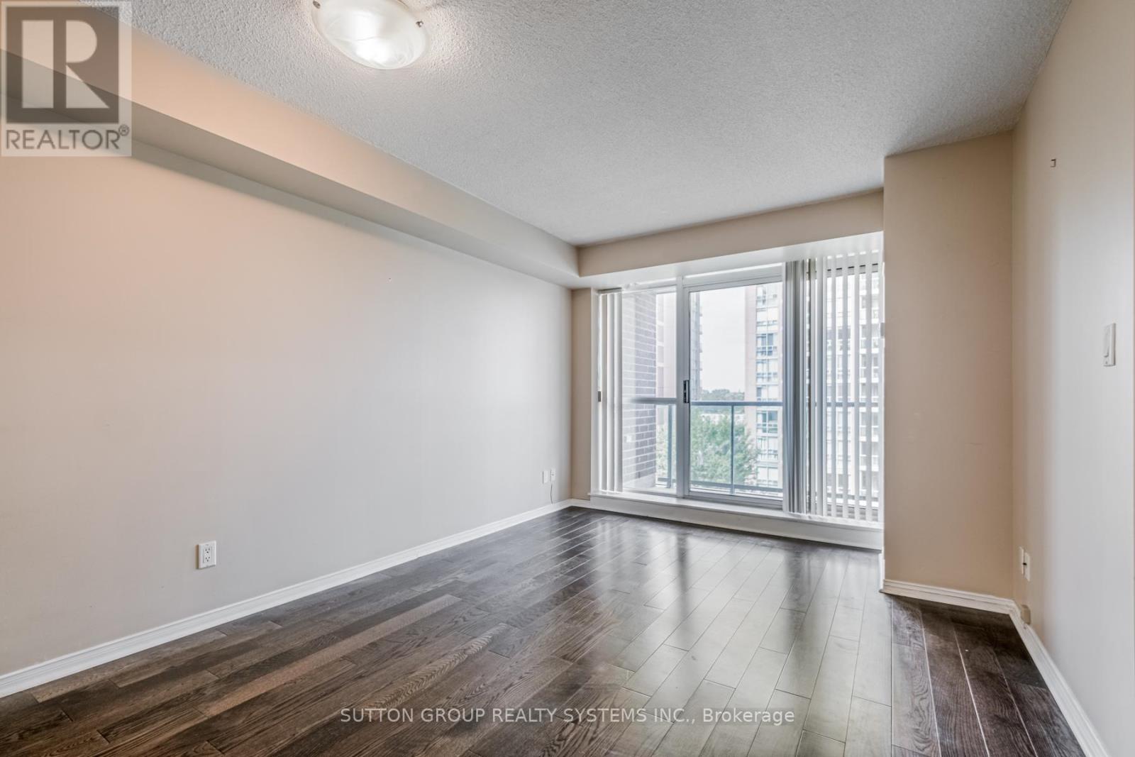 709 - 7 Michael Power Place, Toronto (Islington-City Centre West), Ontario  M9A 0A2 - Photo 5 - W12878180