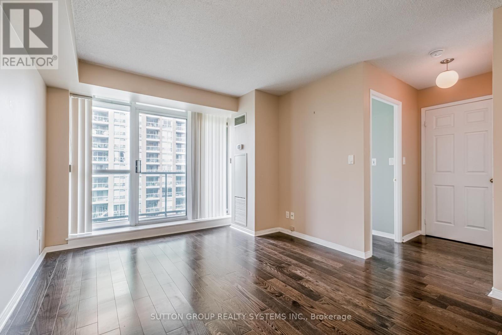 709 - 7 Michael Power Place, Toronto (Islington-City Centre West), Ontario  M9A 0A2 - Photo 6 - W12878180