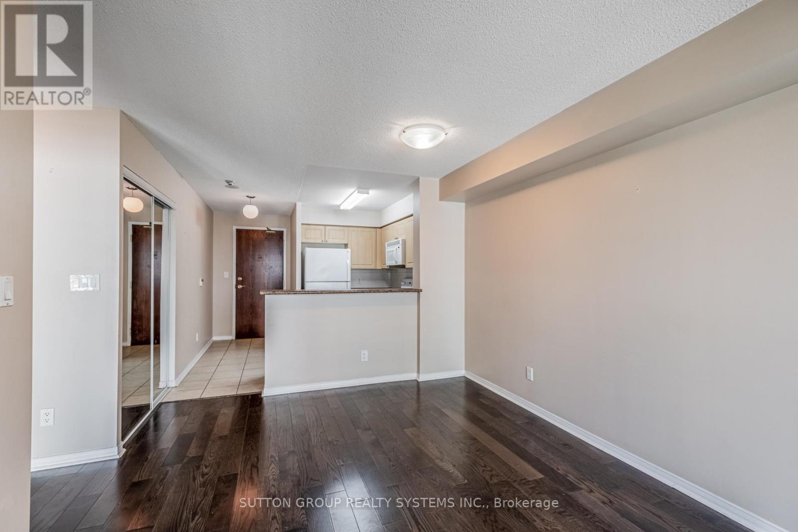 709 - 7 Michael Power Place, Toronto (Islington-City Centre West), Ontario  M9A 0A2 - Photo 7 - W12878180