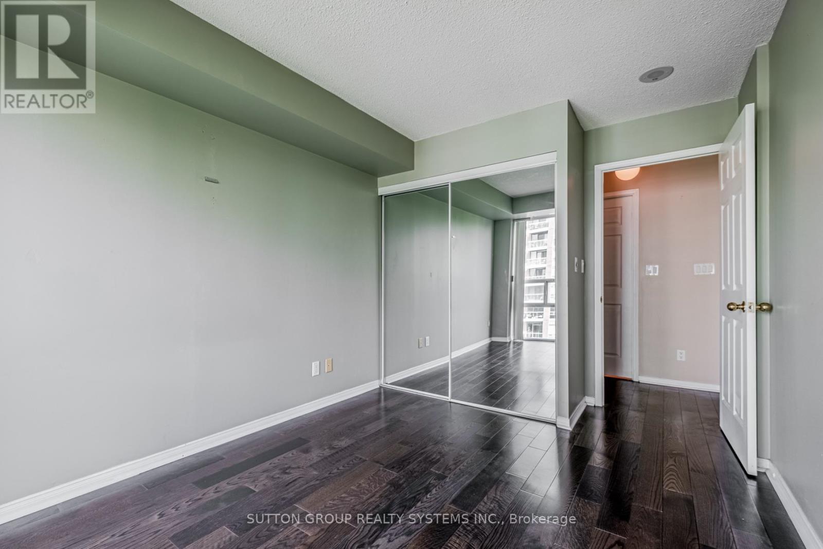 709 - 7 Michael Power Place, Toronto (Islington-City Centre West), Ontario  M9A 0A2 - Photo 8 - W12878180