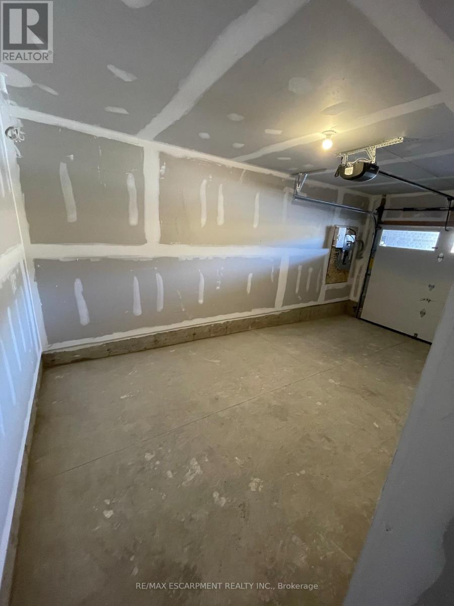 106 - 61 Soho Street, Hamilton, Ontario  L8J 2R5 - Photo 21 - X12878036