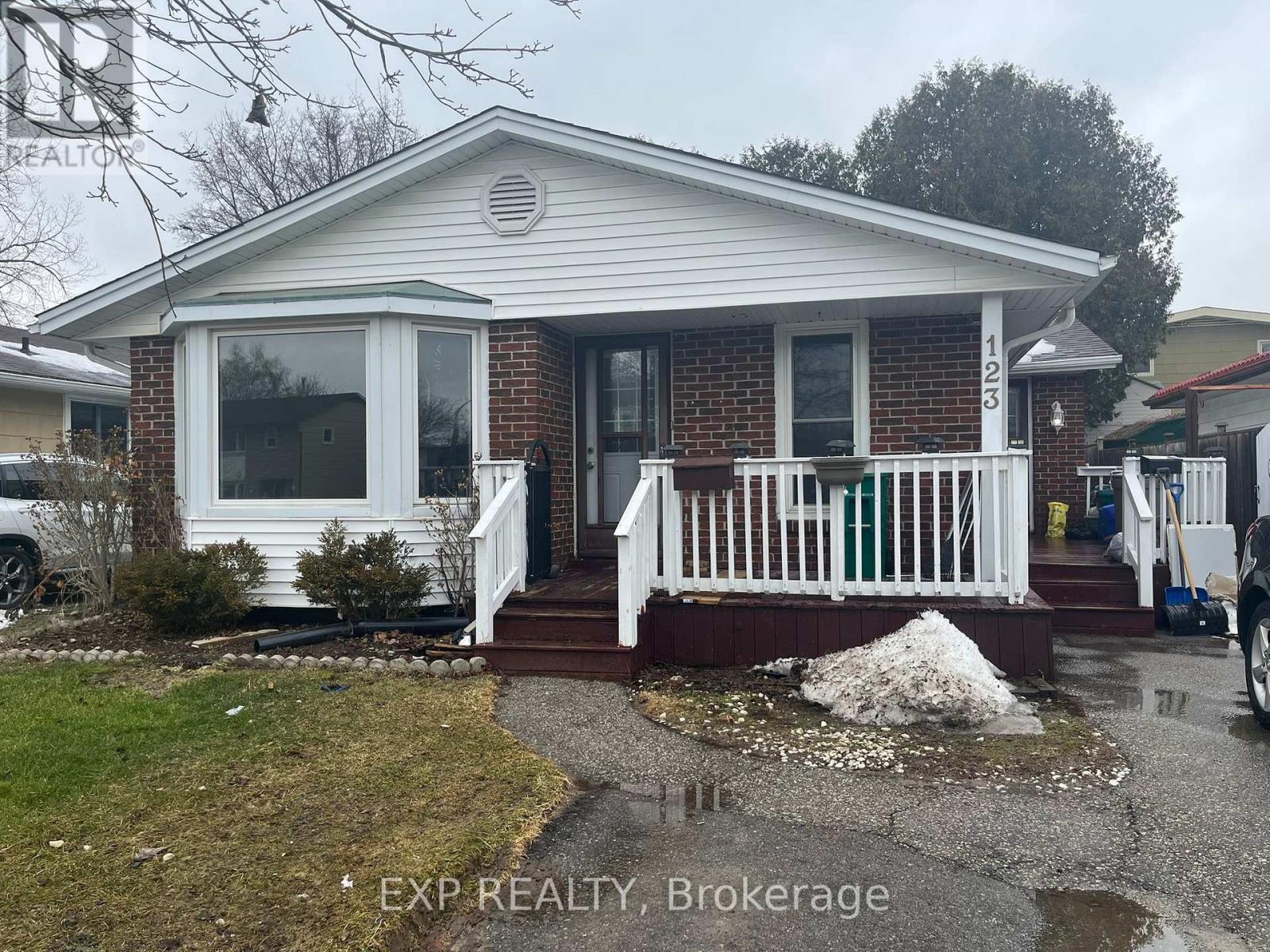 123 GREENDALE CRESCENT, Kitchener, Ontario
