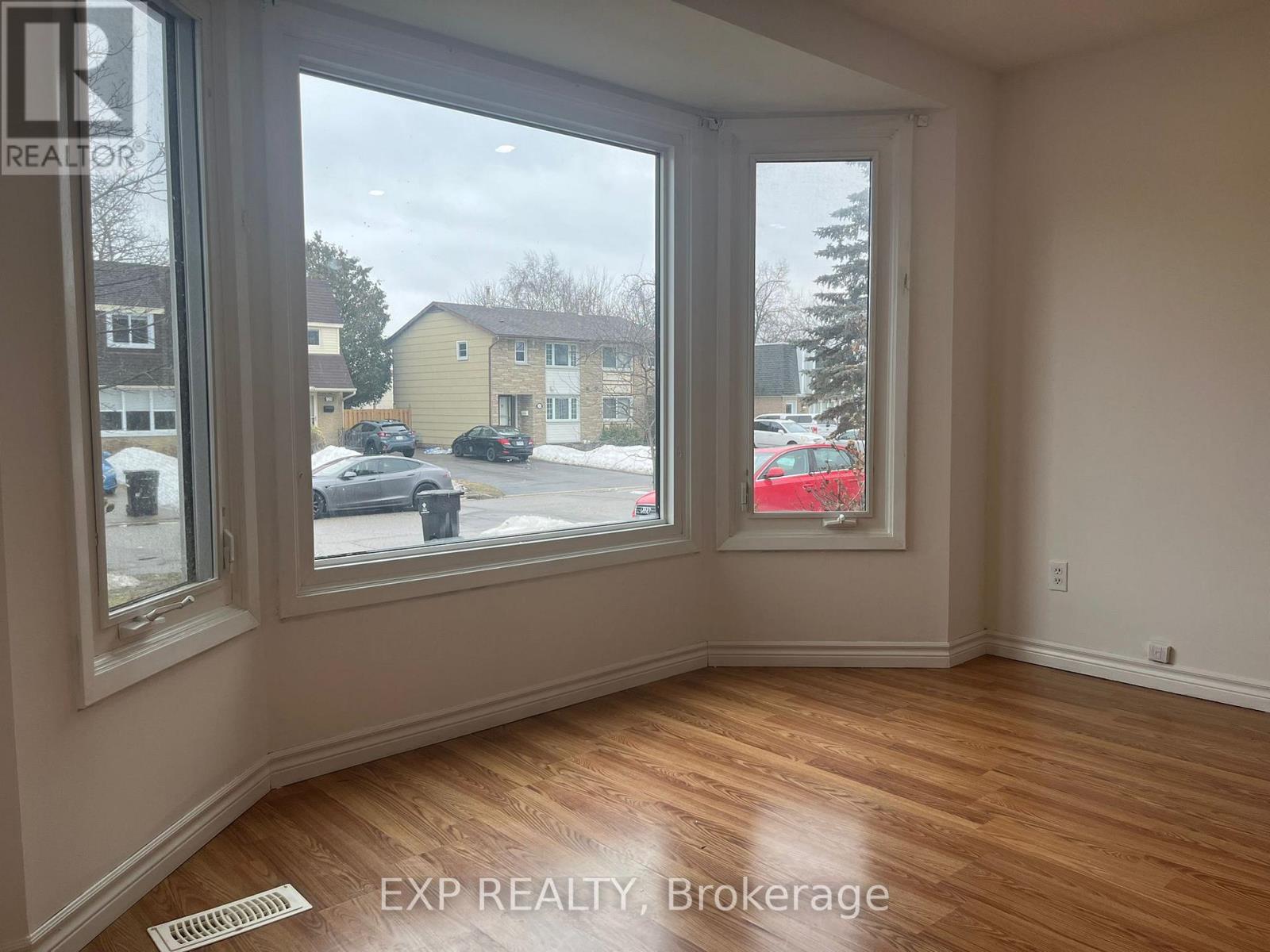 123 Greendale Crescent, Kitchener, Ontario  N2A 2R5 - Photo 2 - X12878062