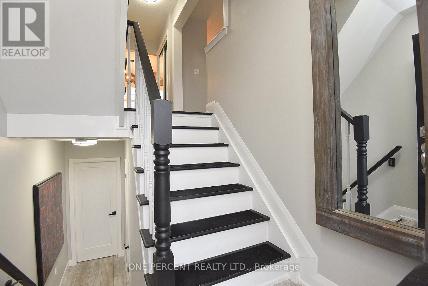 13 Emick Drive, Hamilton, Ontario  L9K 0C4 - Photo 3 - X12878104