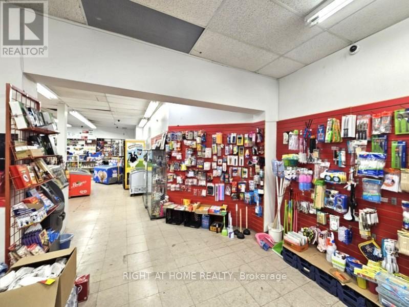 230 Erie Avenue, Brantford, Ontario  N3S 2H2 - Photo 4 - X12878112