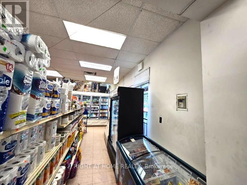 230 Erie Avenue, Brantford, Ontario  N3S 2H2 - Photo 8 - X12878112