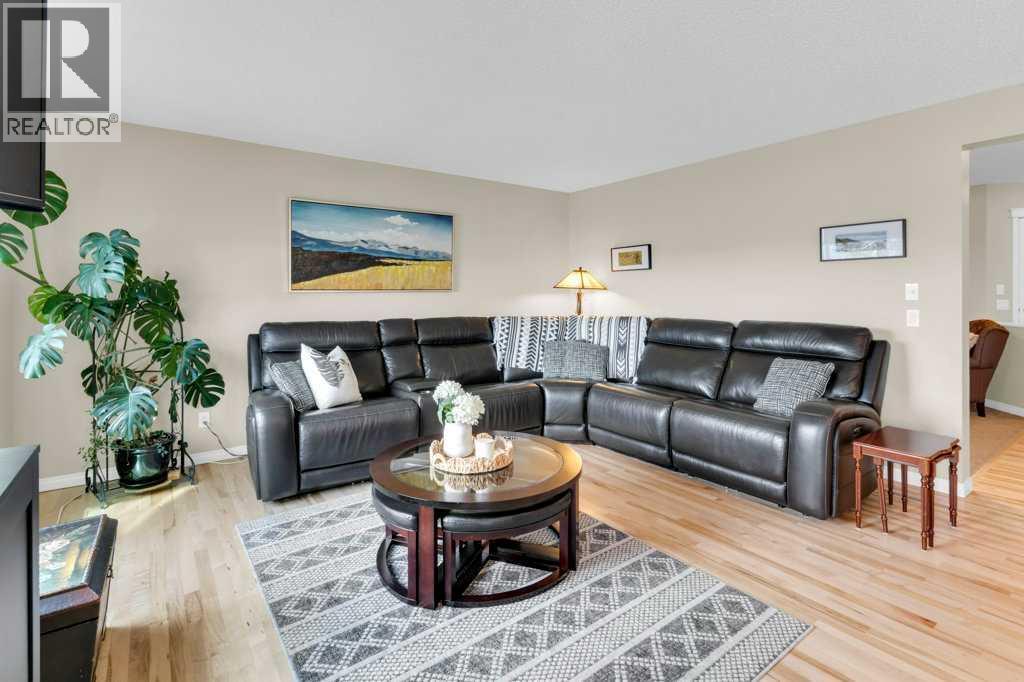 210 Kincora Place Nw, Calgary, Alberta  T3R 1K6 - Photo 8 - A2290266