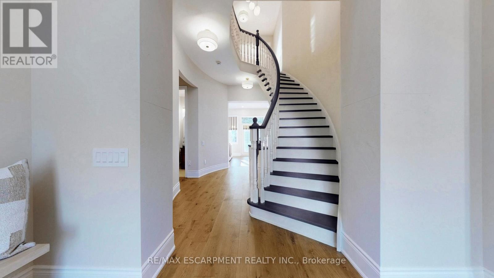 3340 Mistwell Crescent, Oakville, Ontario  L6L 0A3 - Photo 7 - W12872640