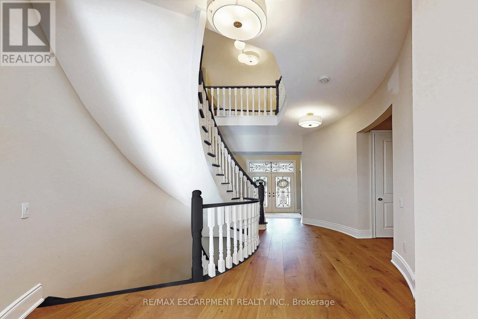 3340 Mistwell Crescent, Oakville, Ontario  L6L 0A3 - Photo 9 - W12872640