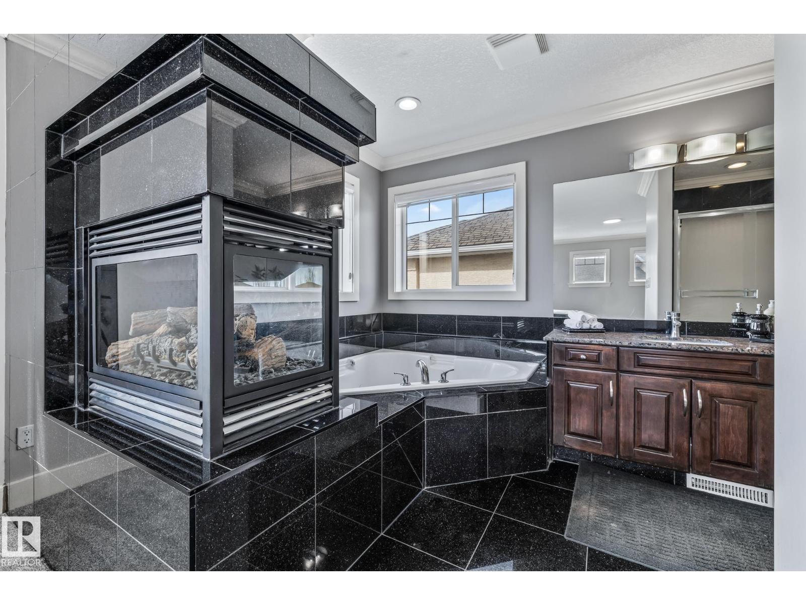 727 107a St Sw, Edmonton, Alberta  T6W 1G4 - Photo 44 - E4477176