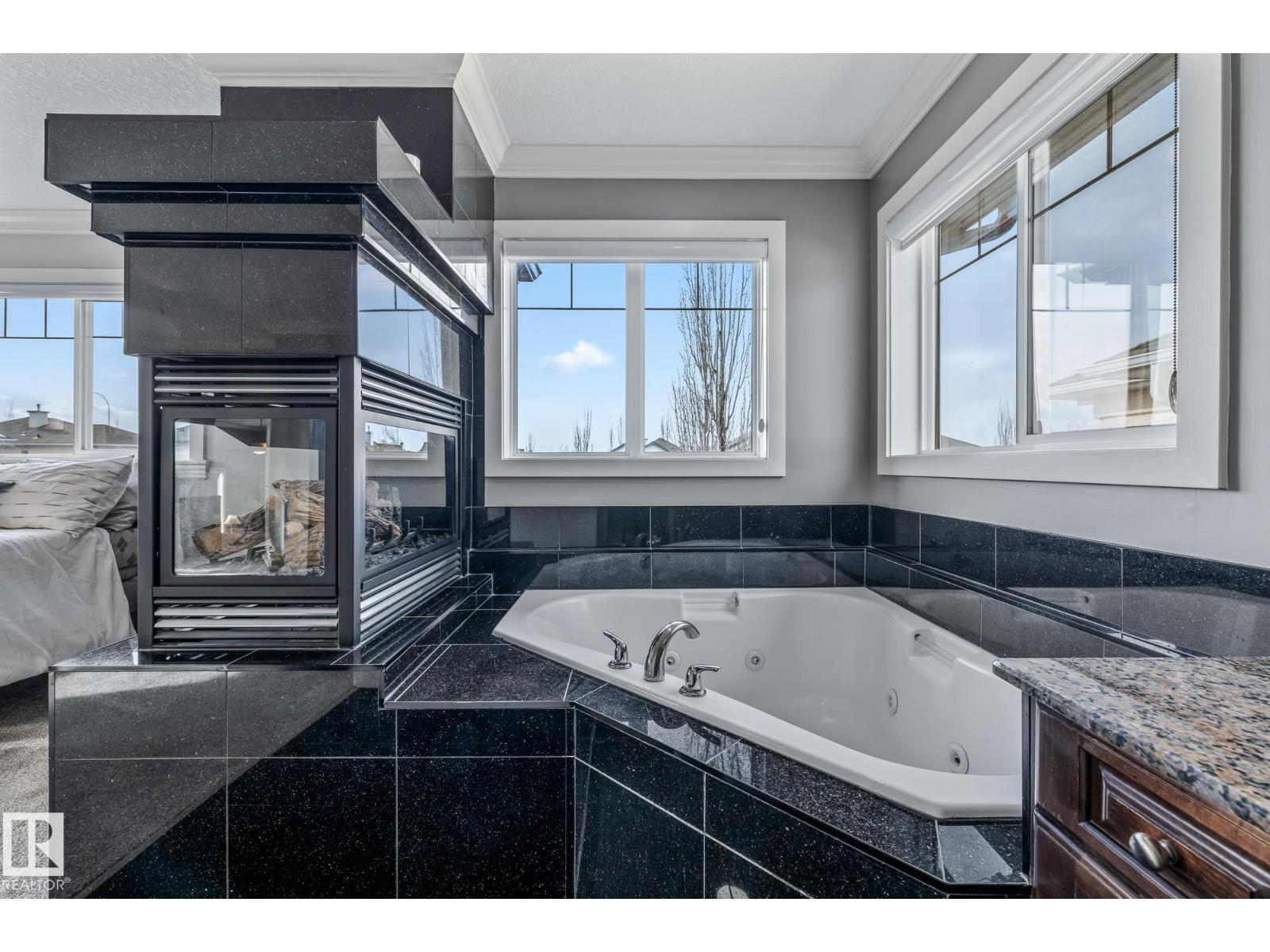 727 107a St Sw, Edmonton, Alberta  T6W 1G4 - Photo 45 - E4477176