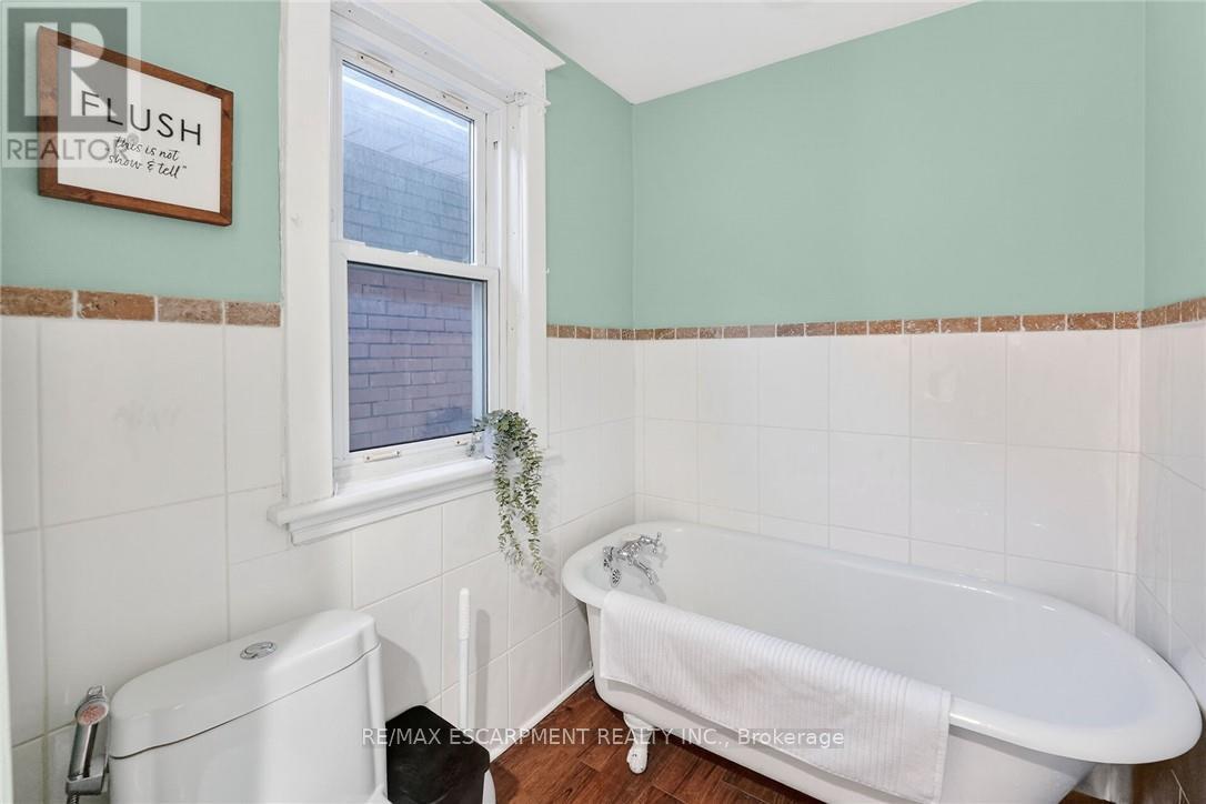 207 Edgemont Street S, Hamilton, Ontario  L8K 2J1 - Photo 24 - X12813336