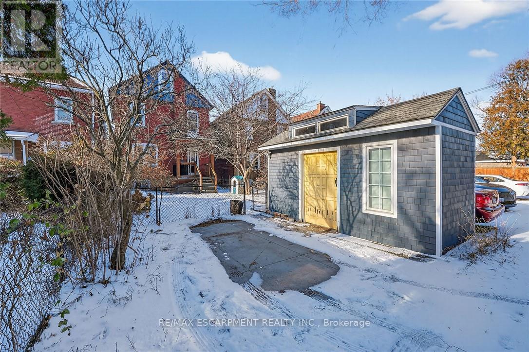 207 Edgemont Street S, Hamilton, Ontario  L8K 2J1 - Photo 32 - X12813336