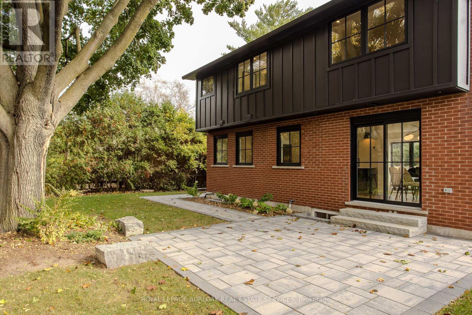 3029 Eva Drive, Burlington, Ontario  L7N 2K3 - Photo 27 - W12877578