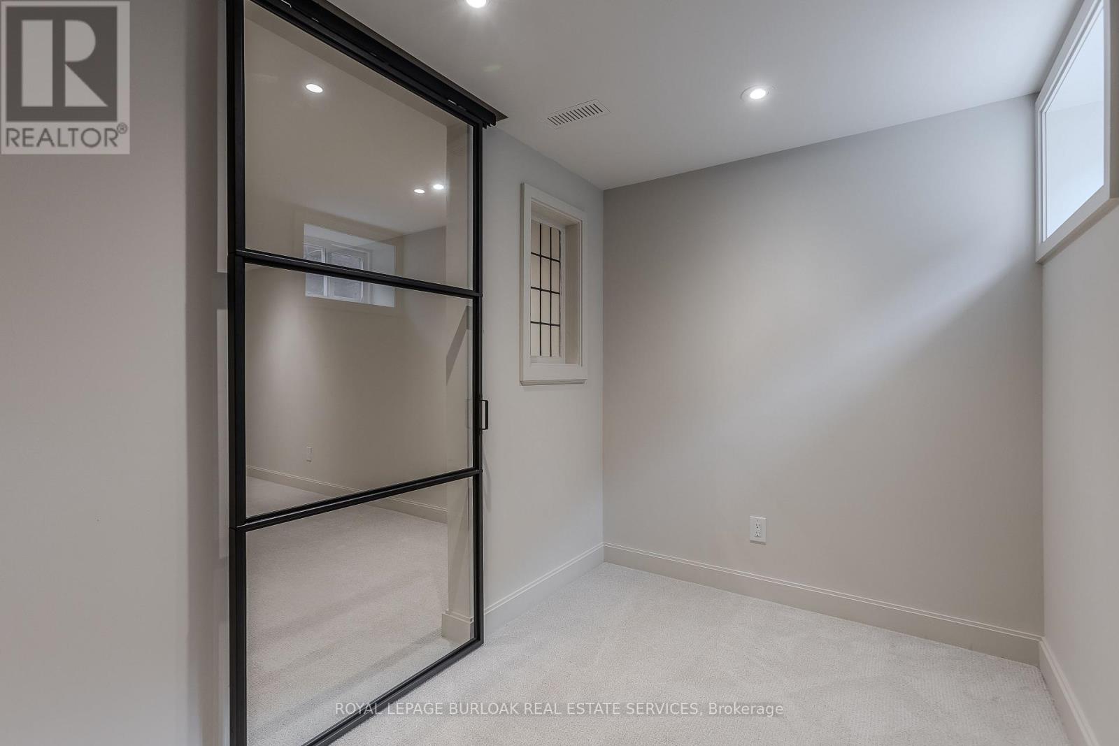 3029 Eva Drive, Burlington, Ontario  L7N 2K3 - Photo 23 - W12877578