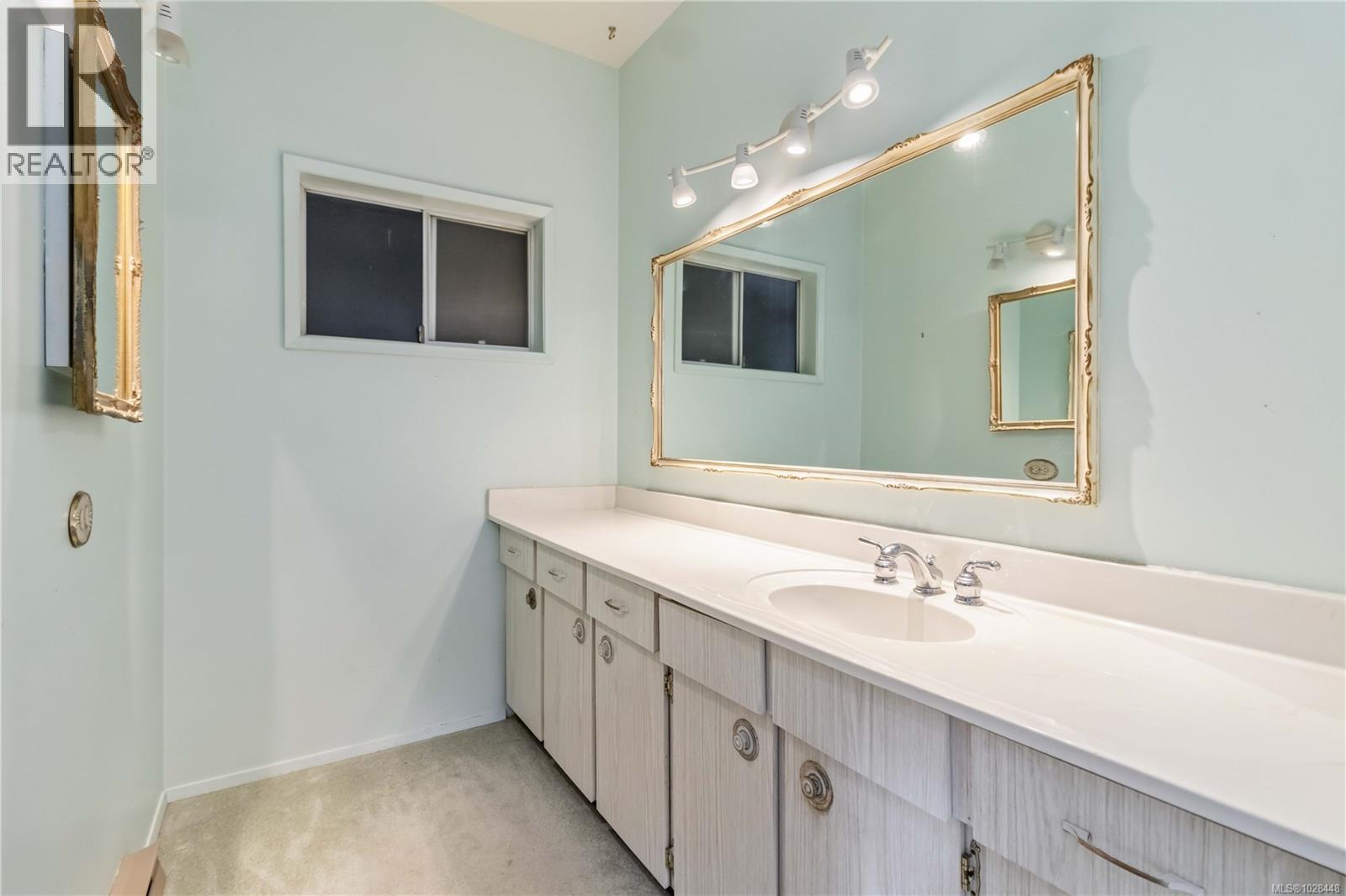 5151 Beckton Rd, Saanich, British Columbia  V8Y 2C2 - Photo 19 - 1028448