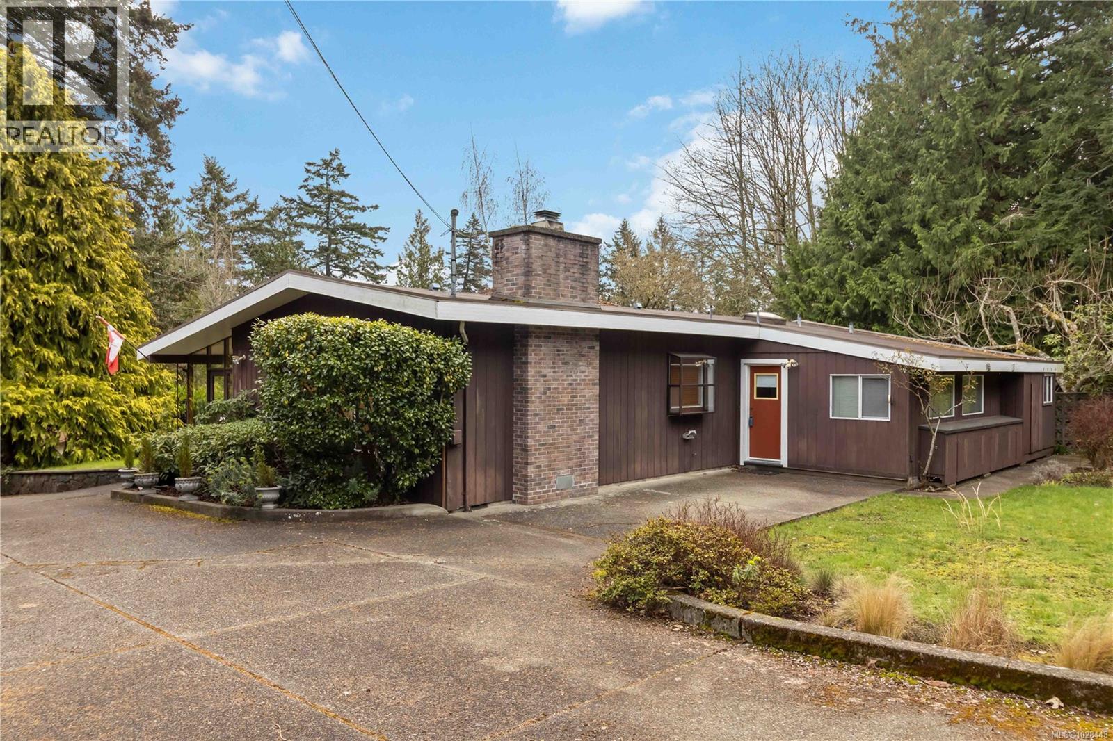 5151 Beckton Rd, Saanich, British Columbia  V8Y 2C2 - Photo 3 - 1028448