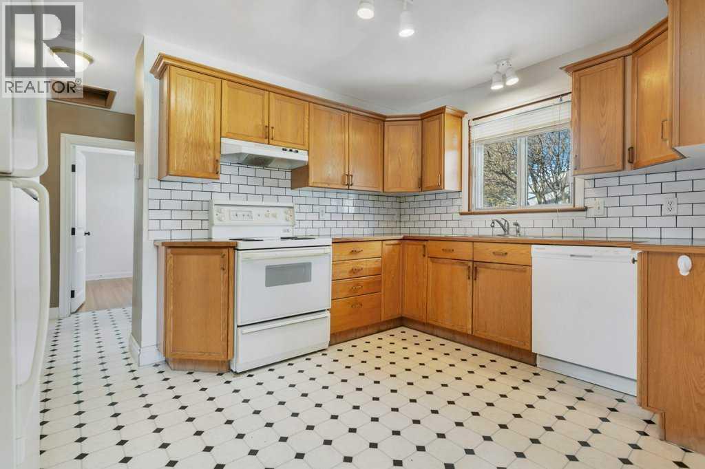 4102 46 Street, Red Deer, Alberta  T4N 1M4 - Photo 11 - A2292189