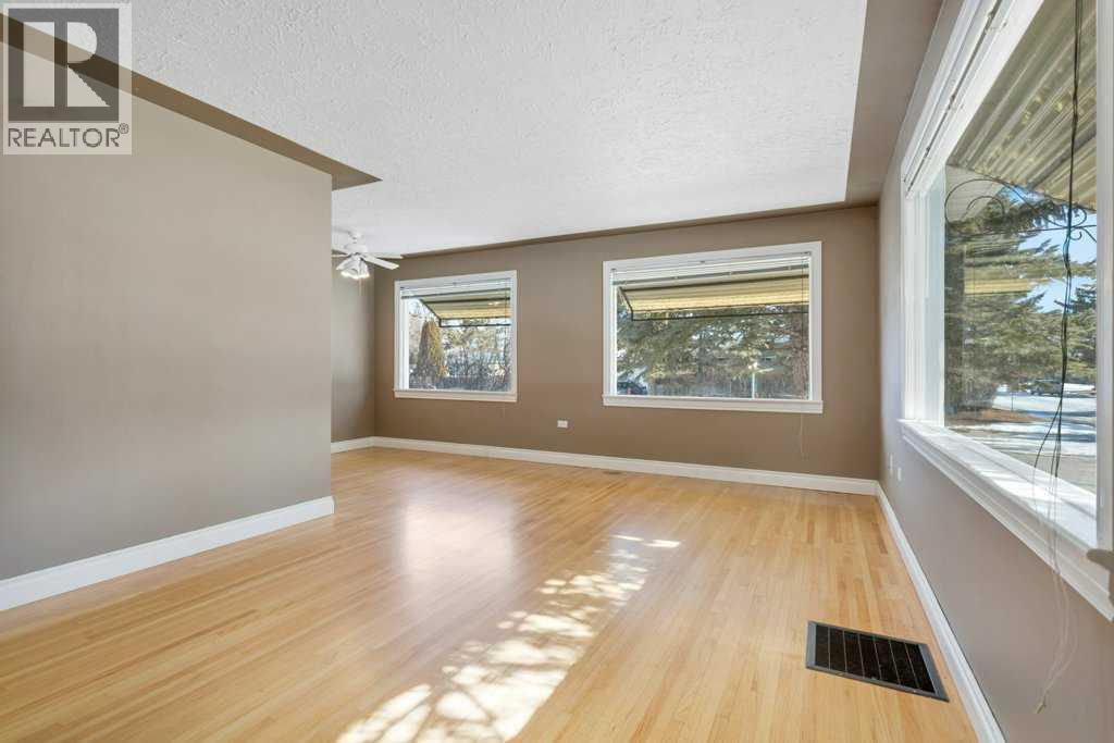 4102 46 Street, Red Deer, Alberta  T4N 1M4 - Photo 5 - A2292189