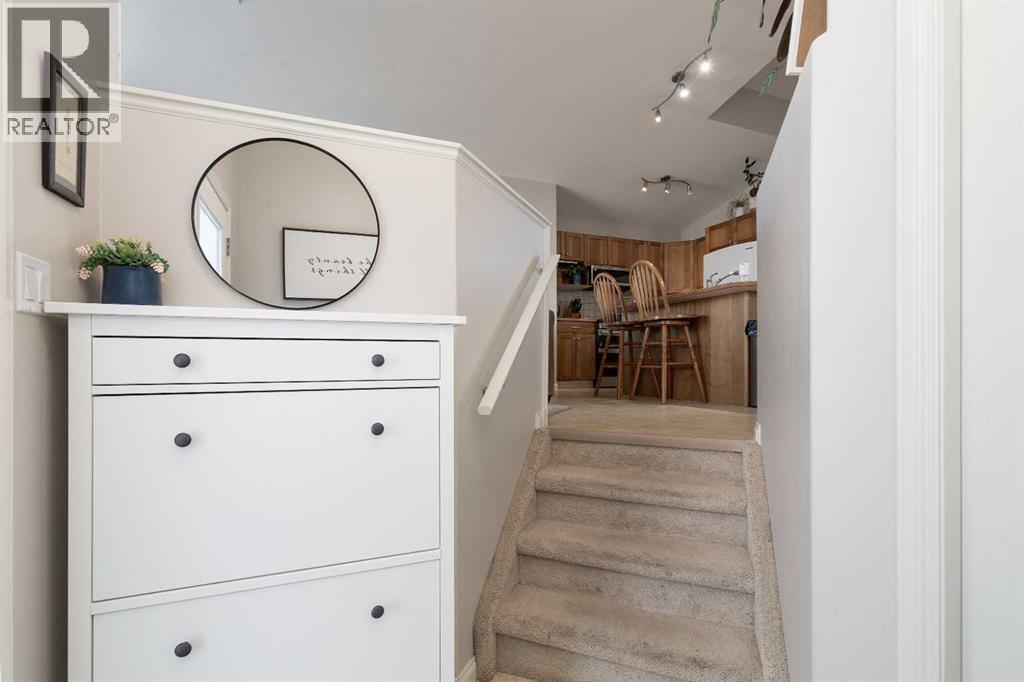 505 Gateway Crescent S, Lethbridge, Alberta  T1K 4X2 - Photo 3 - A2292669