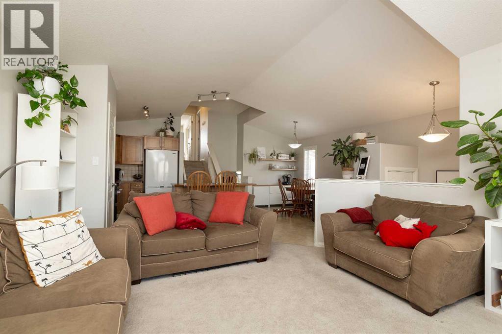 505 Gateway Crescent S, Lethbridge, Alberta  T1K 4X2 - Photo 5 - A2292669