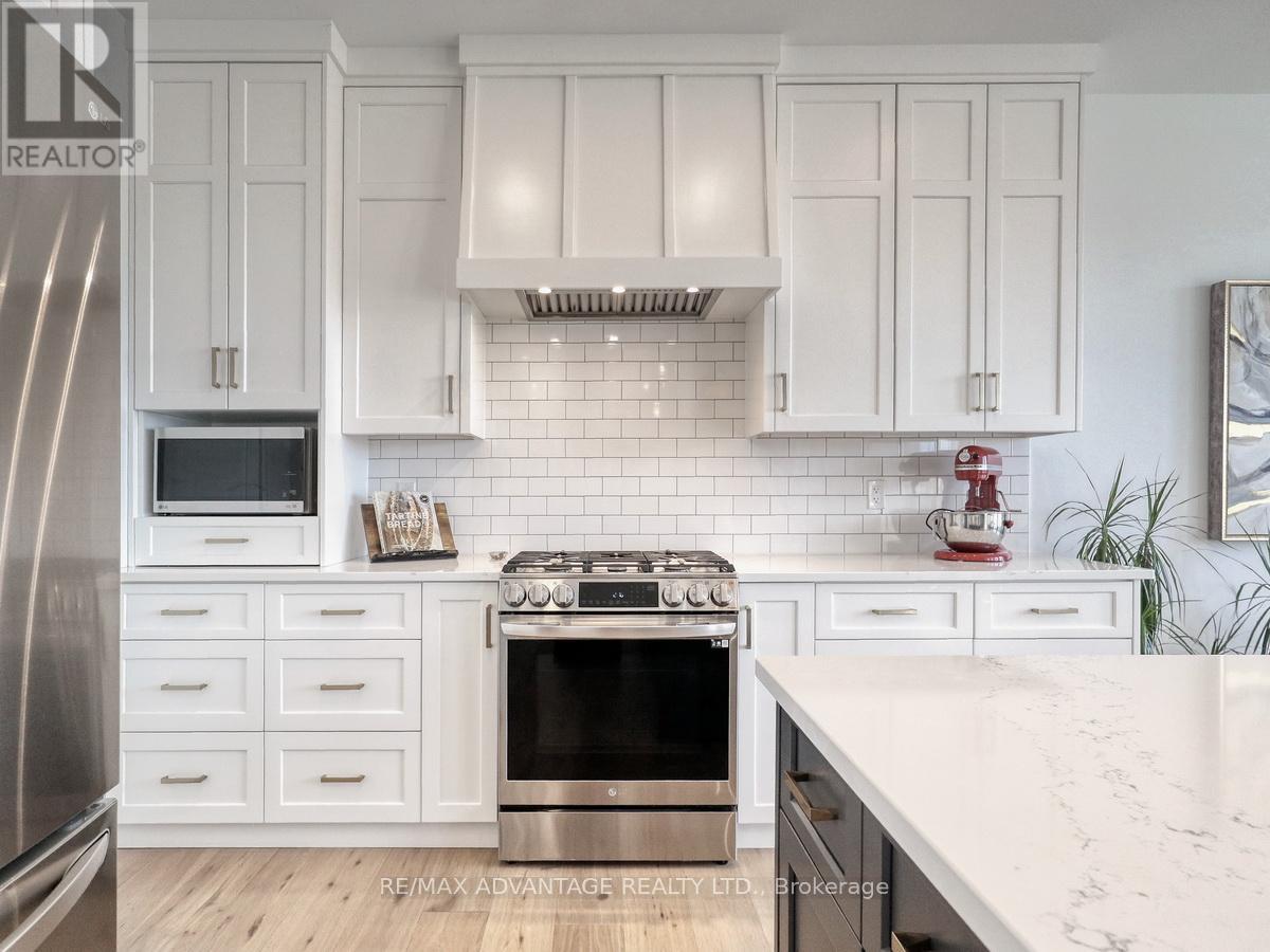 73 Crestview Drive, Middlesex Centre, Ontario  N0L 1P0 - Photo 6 - X12878214