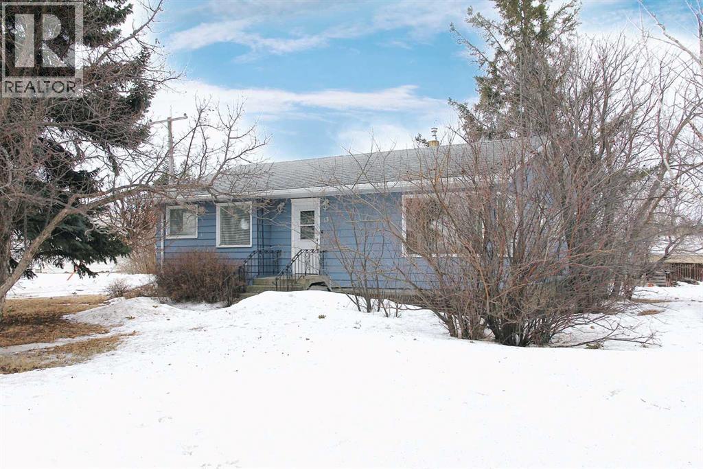 13 Railway Avenue, Marsden, Saskatchewan  S0M 1P0 - Photo 1 - A2291403