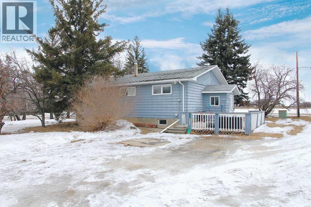 13 Railway Avenue, Marsden, Saskatchewan  S0M 1P0 - Photo 2 - A2291403