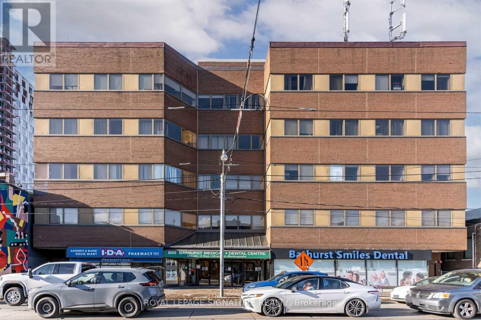 206 - 800 Bathurst Street, Toronto, Ontario  M5R 3M8 - Photo 1 - C12878186