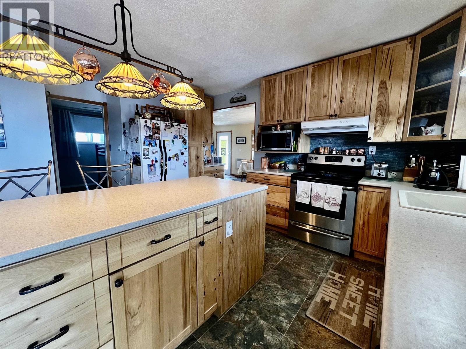 440 Simon Fraser Avenue, Fraser Lake, British Columbia  V0J 1S0 - Photo 7 - R3099343