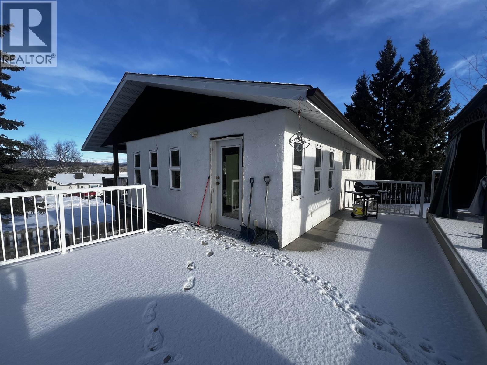 440 Simon Fraser Avenue, Fraser Lake, British Columbia  V0J 1S0 - Photo 4 - R3099343