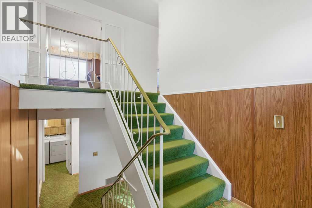 5516 Dalhart Hill Nw, Calgary, Alberta  T3A 1S9 - Photo 4 - A2285431