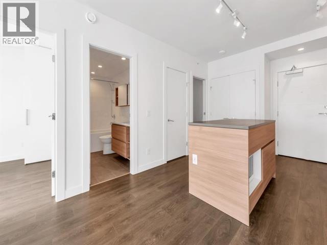 1710 652 Whiting Way, Coquitlam, British Columbia  V3J 0K3 - Photo 4 - R3099335