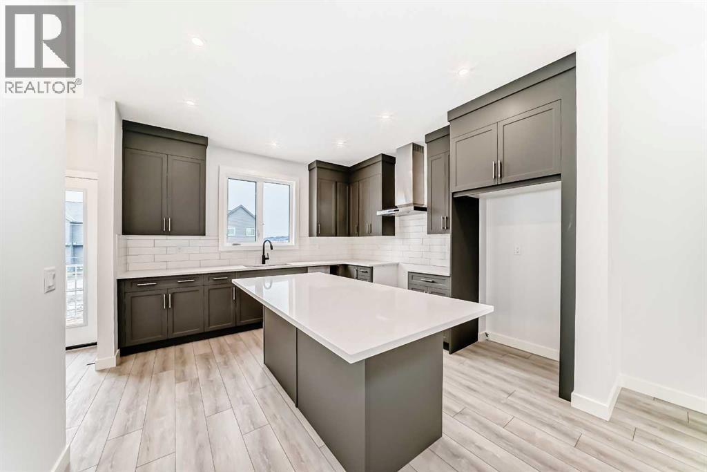 48 Monarch Bend, Rural Rocky View County, Alberta  T3Z 0K3 - Photo 4 - A2292429