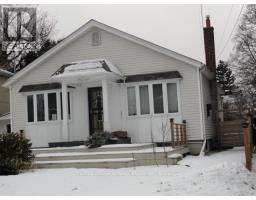 38 FENWOOD HEIGHTS, Toronto, Ontario