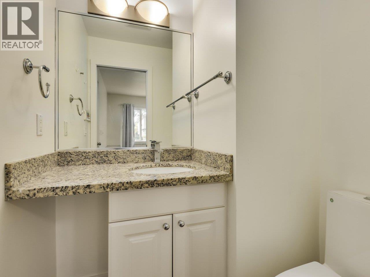 2241 E 43rd Avenue, Vancouver, British Columbia  V5P 1M8 - Photo 11 - R3099353