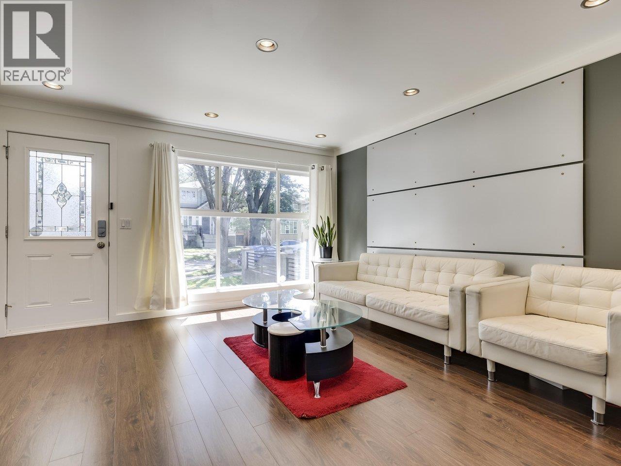 2241 E 43rd Avenue, Vancouver, British Columbia  V5P 1M8 - Photo 3 - R3099353