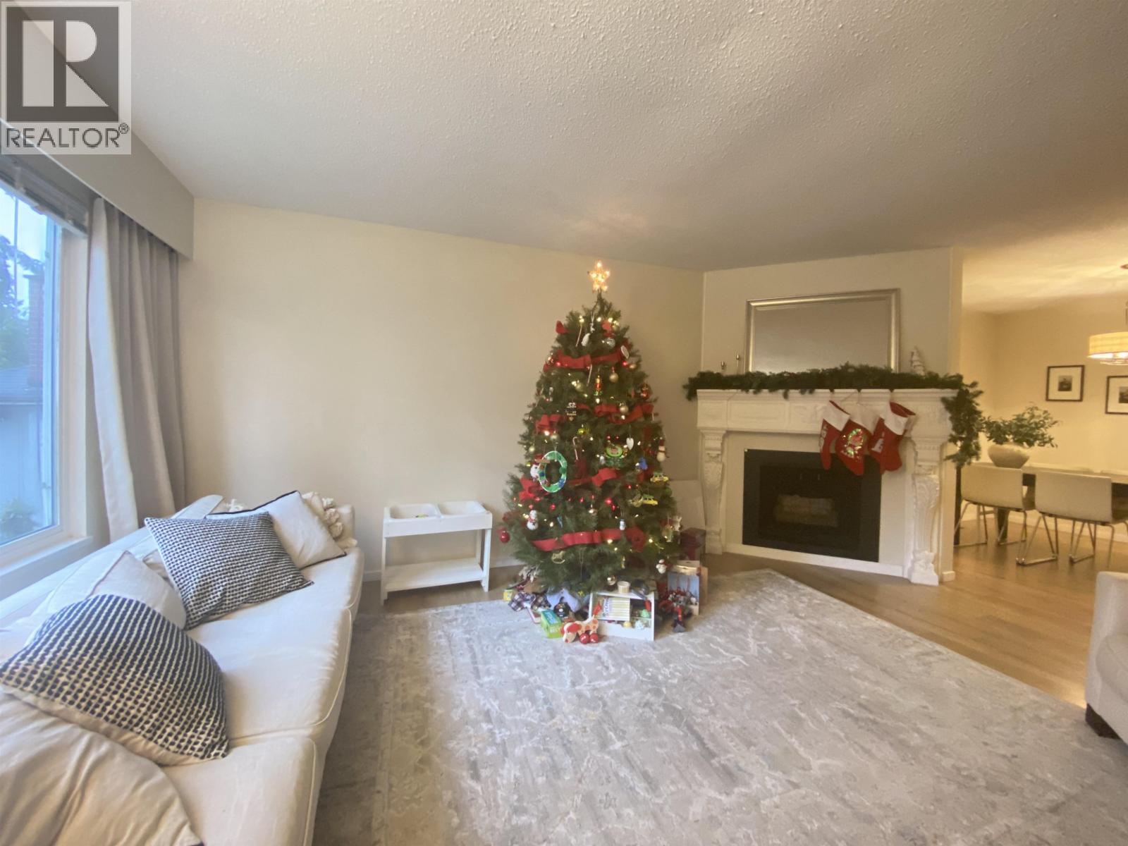 449 Mundy Street, Coquitlam, British Columbia  V3K 5N2 - Photo 3 - R3099336